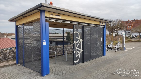 Usingen (Bahnhof): Mobilittsstation - Fahrradparkhuschen