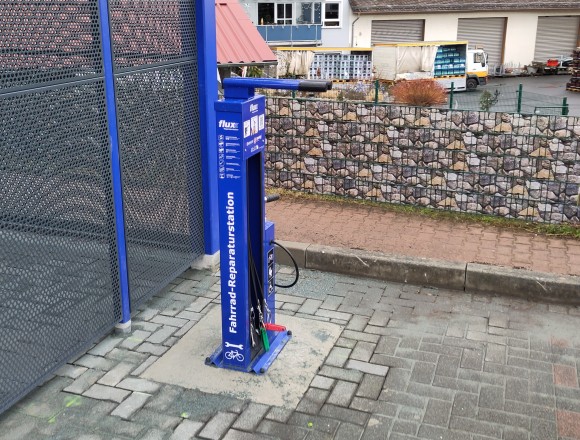 Mobilittsstation Bahnhof Usingen, Reparaturstele (sinnvoll aufgestellt)