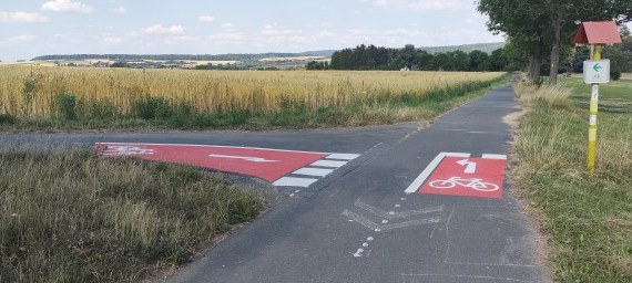 Wegzustand Radweg Wehrheim-Obernhain, Einmndung An der Klingelsmhle